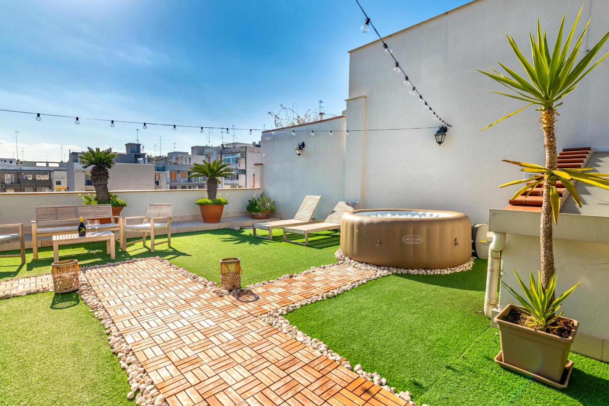 150Mq Rooftop Paradise - Spacious Private Terrace Барі Екстер'єр фото